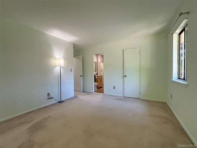 Building Photo - 5 Loudon Dr