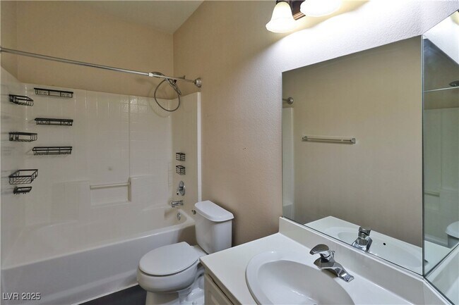 Building Photo - 975 Leadville Meadows Dr