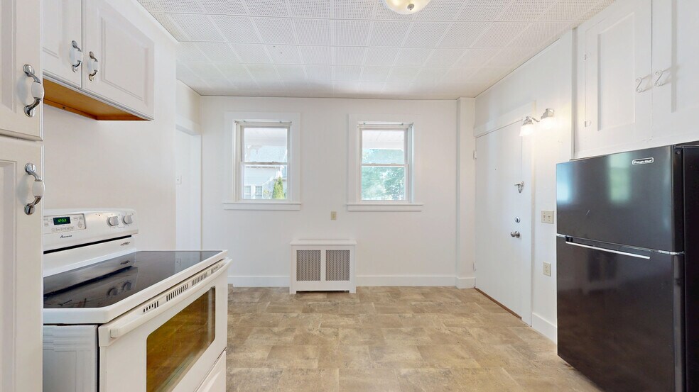 Building Photo - 10 Barrows St