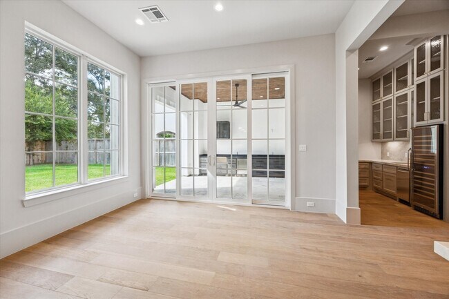 Building Photo - 7203 Tickner St