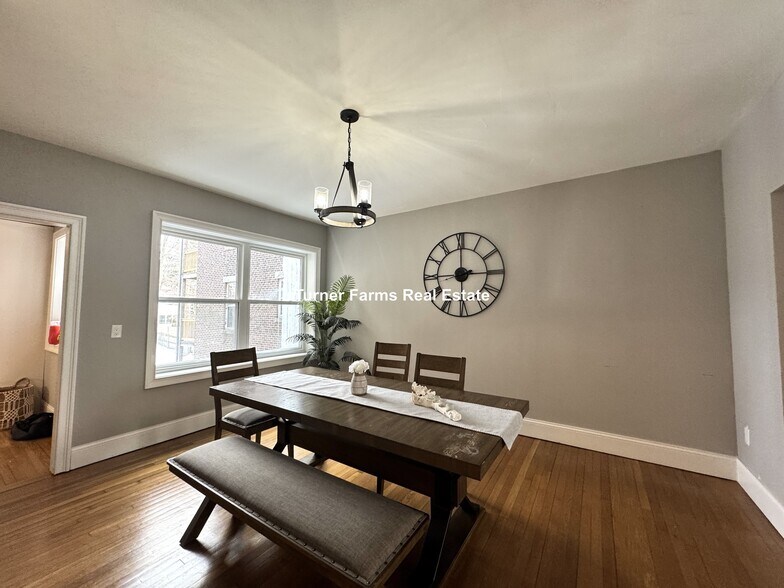 Building Photo - 179 Babcock St