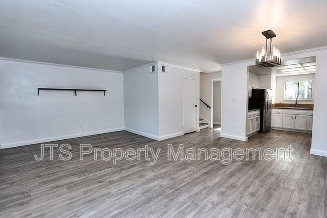Building Photo - 9 Derow Ct