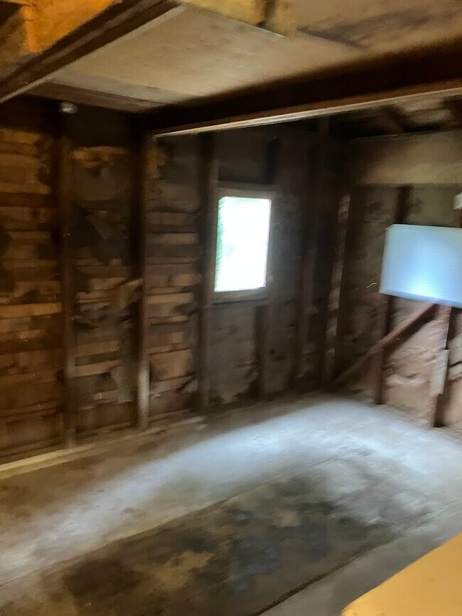 Building Photo - 1581 Cloverlawn Dr