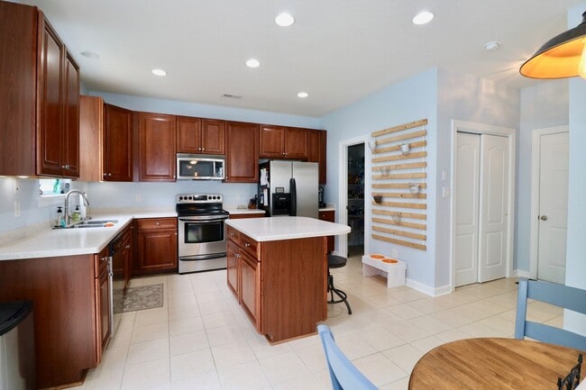 Building Photo - Immaculate 4 bedroom 2.5 Bath home in Sagi...
