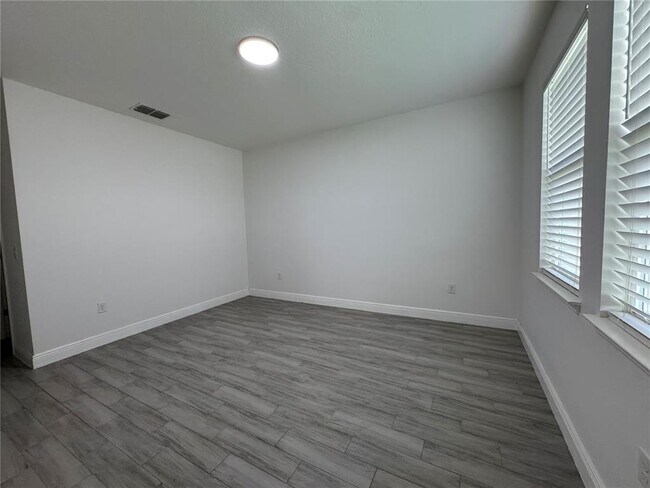 Building Photo - 2980 Scarlett Dr