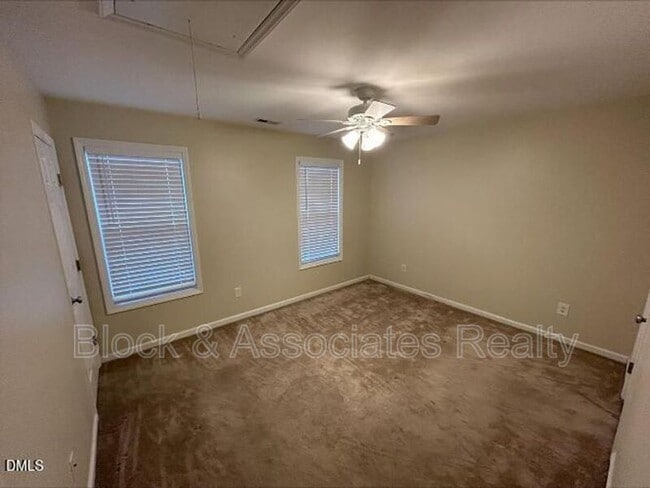 Building Photo - 914 Savin Landing