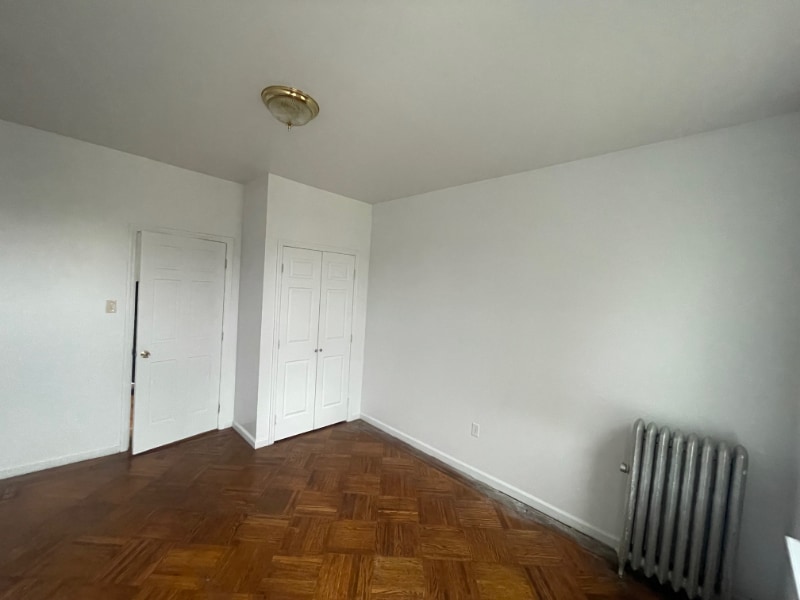 Building Photo - 345 E 54th St