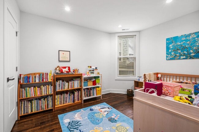 Building Photo - 3904 N Whipple St