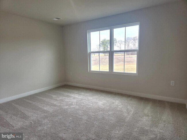 Building Photo - 377 Waterside Sq