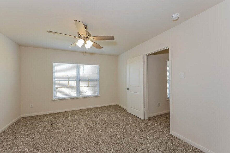 Building Photo - 9600 Teton Vis Dr