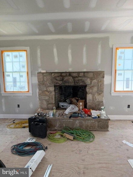 Building Photo - 1036 Sweetbriar Rd
