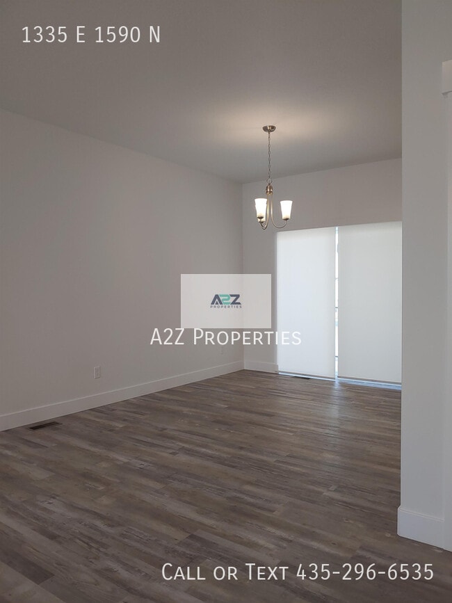 Building Photo - 1335 1590 N