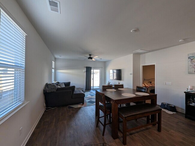 Building Photo - 938 Woodside Creek Ln