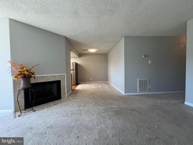 Building Photo - 12100 Greenway Ct