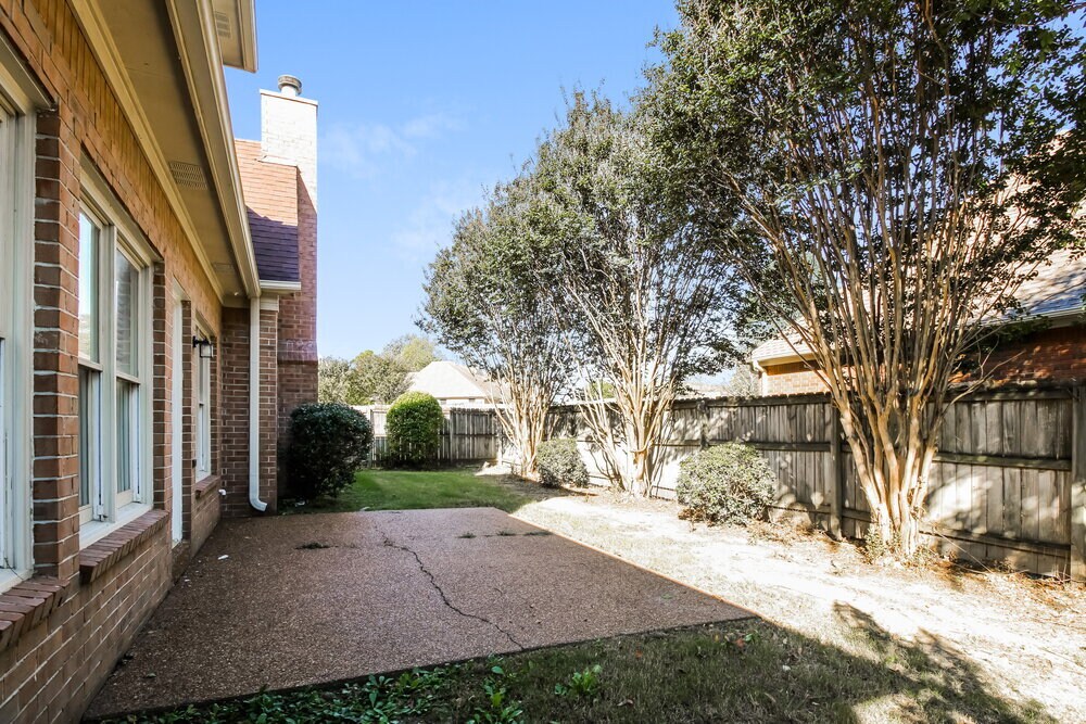 Building Photo - 8994 Raspberry Ln