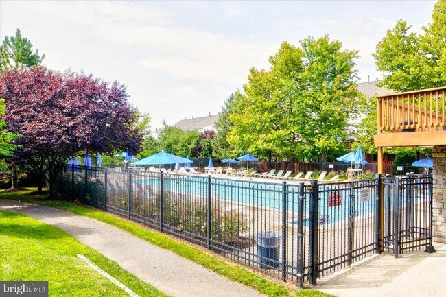 Building Photo - 11575 Cavalier Landing Ct
