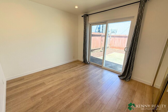 Building Photo - Recently Remodeled 3 Bedroom Corner Home i...