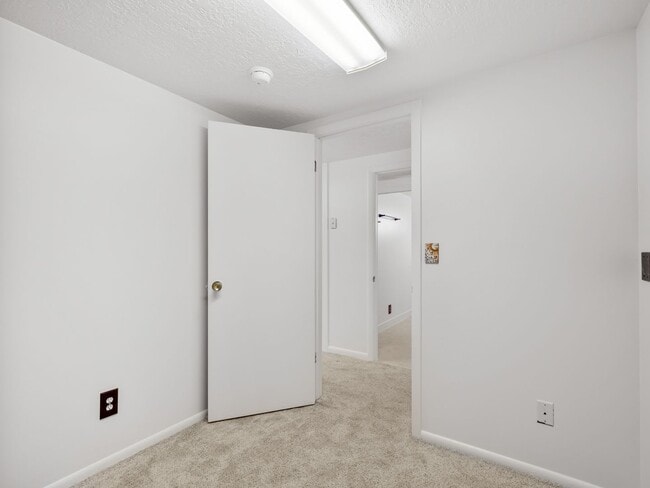 Building Photo - Beautiful home for rent!