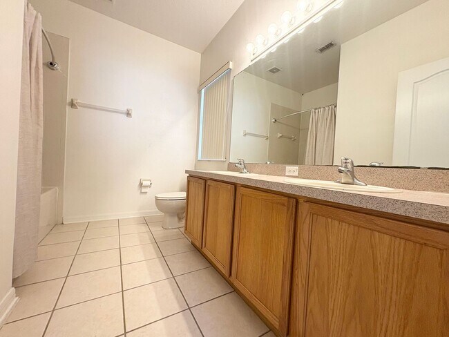 Building Photo - Fantastic Lake Nona area 4 BR 2 BA home in...