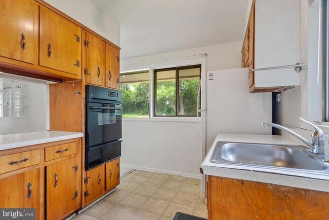 Building Photo - 6318 Willowood Ln