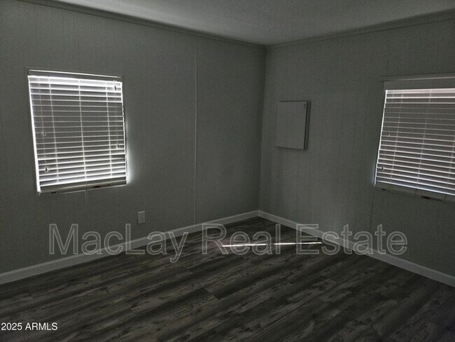 Building Photo - 720 S 97th Pl