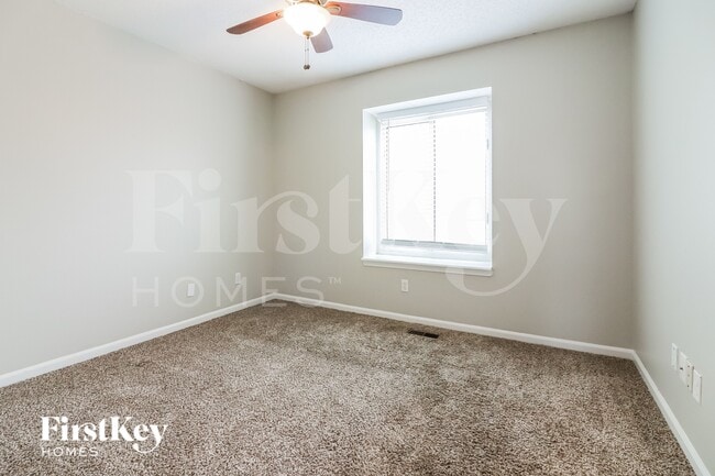 Building Photo - 11568 Earnshaw St