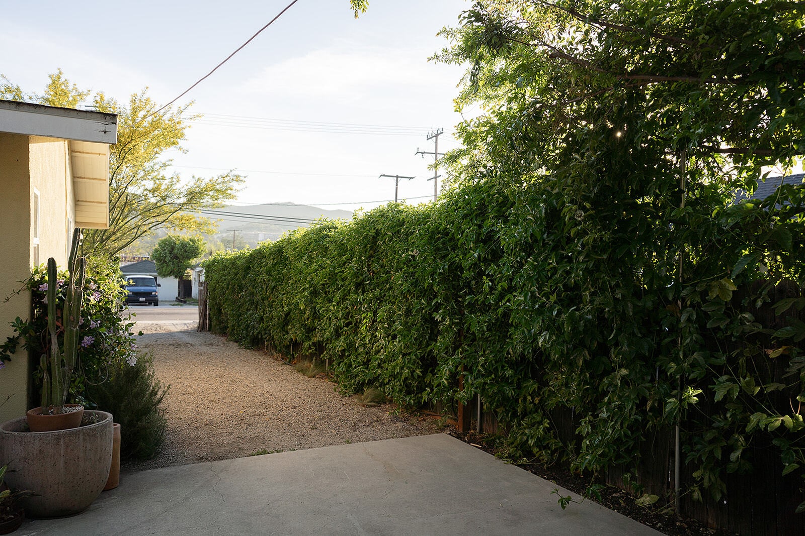 Building Photo - 2841 Los Feliz Dr