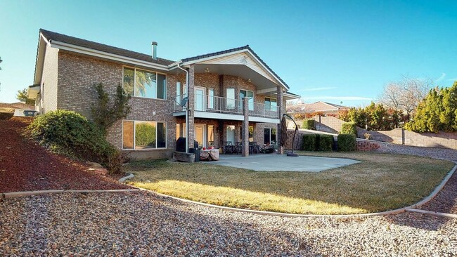 Building Photo - 740 N Daybreak Dr