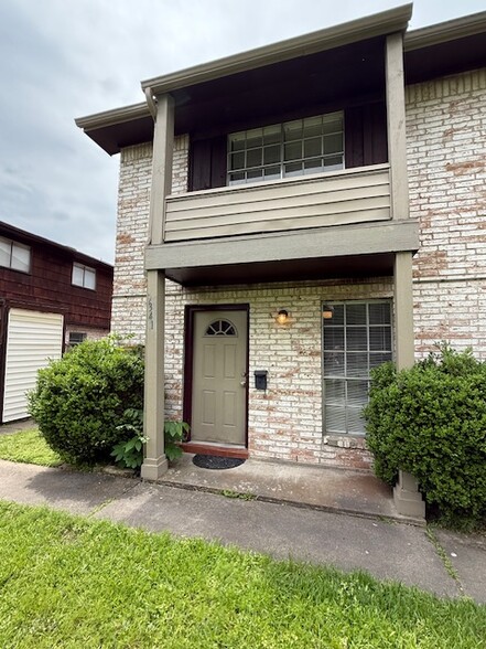 Building Photo - 9341 Pecos St