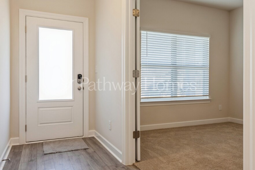 Building Photo - 2327 Alberto Dr