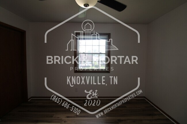 Building Photo - 2409 Holbrook Dr
