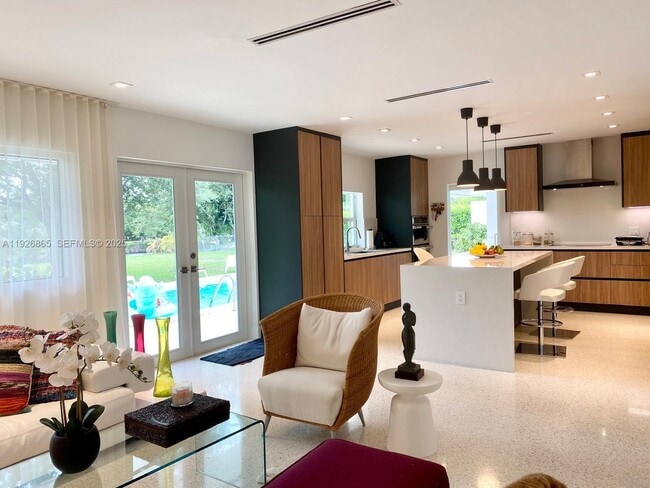 Building Photo - 9121 SW 85th St