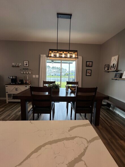 Building Photo - 150 Logrono Ct
