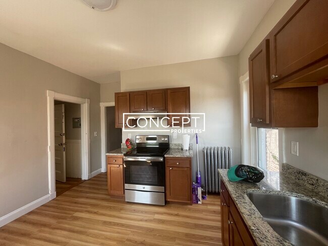 Building Photo - 900 Mass Ave. Unit 8CP