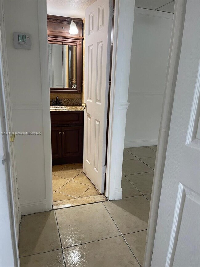 Building Photo - 1800 Sans Souci Blvd