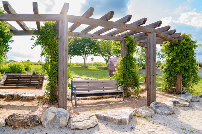 Building Photo - Executive 5-Bedroom Home in Coveted Crossvine Subdivision - Realtor Commission: $750