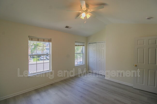 Building Photo - 1247 Island Club Dr