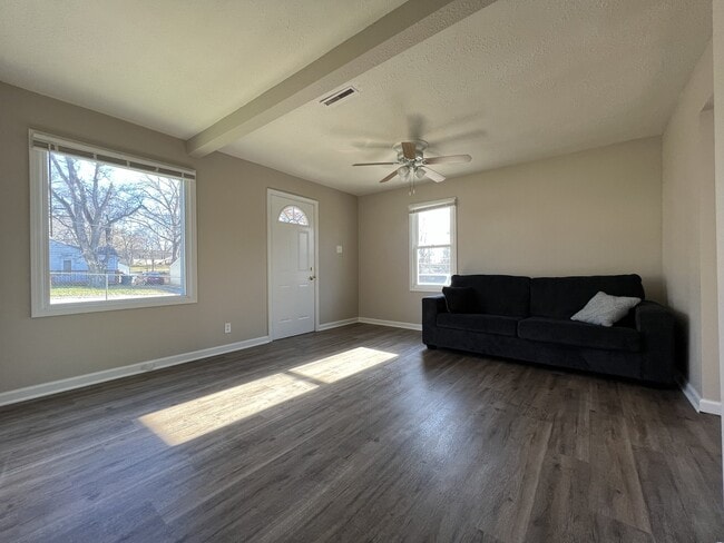 Building Photo - 4304 SE 8th St