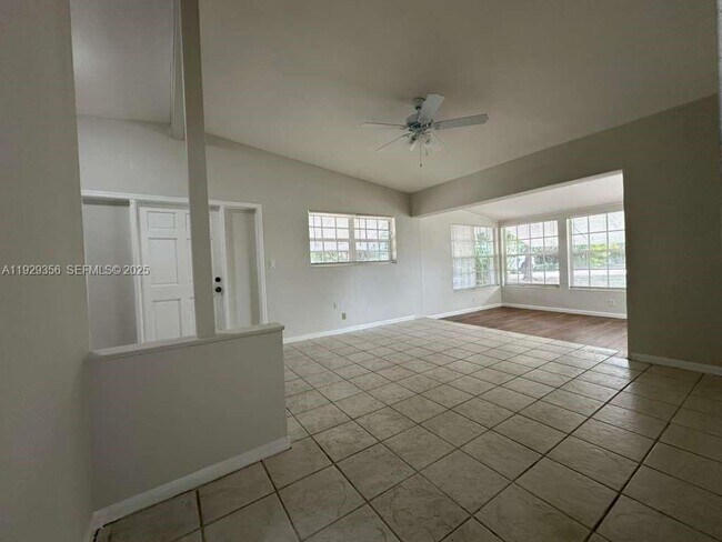 Building Photo - 1790 NE 18th St