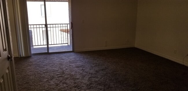 Building Photo - Beautiful 2 bedroom condo for Rent
