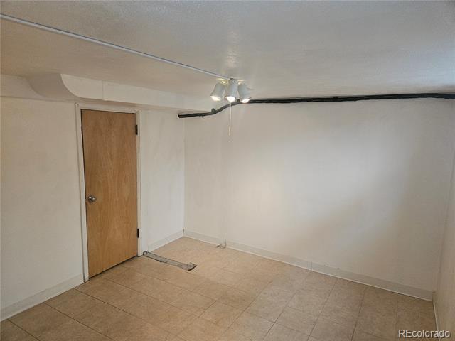 Building Photo - 4840 W 30th Ave