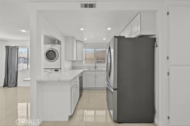 Building Photo - 28121 Robin Ave