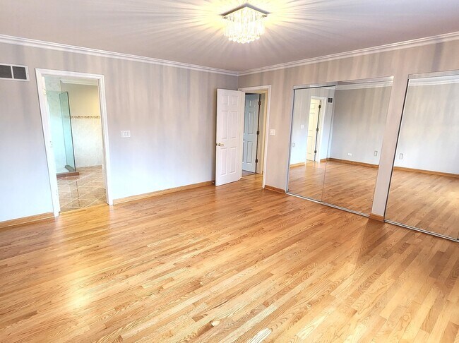 Building Photo - 1206 Lynn Terrace