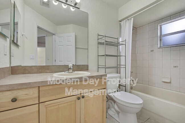 Building Photo - 12052 Jade Ave