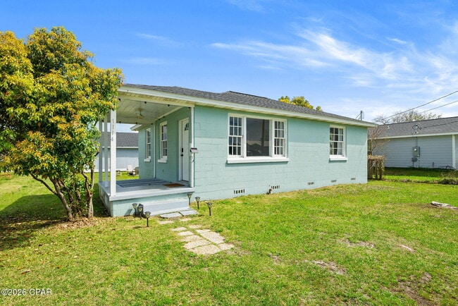 Building Photo - 1114 McKenzie Ave