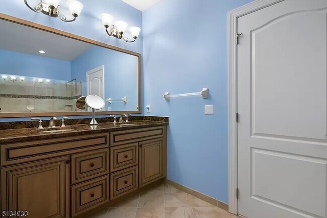 Building Photo - 25 Woodstone Cir