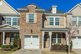 Building Photo - Beautiful 3 Bed, 2/1 Bath Mount Juliet Tow...