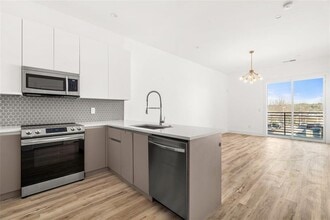 Building Photo - 1155 Custer Ave SE