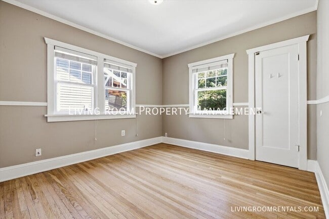 Building Photo - 2614 NE 33rd Ave
