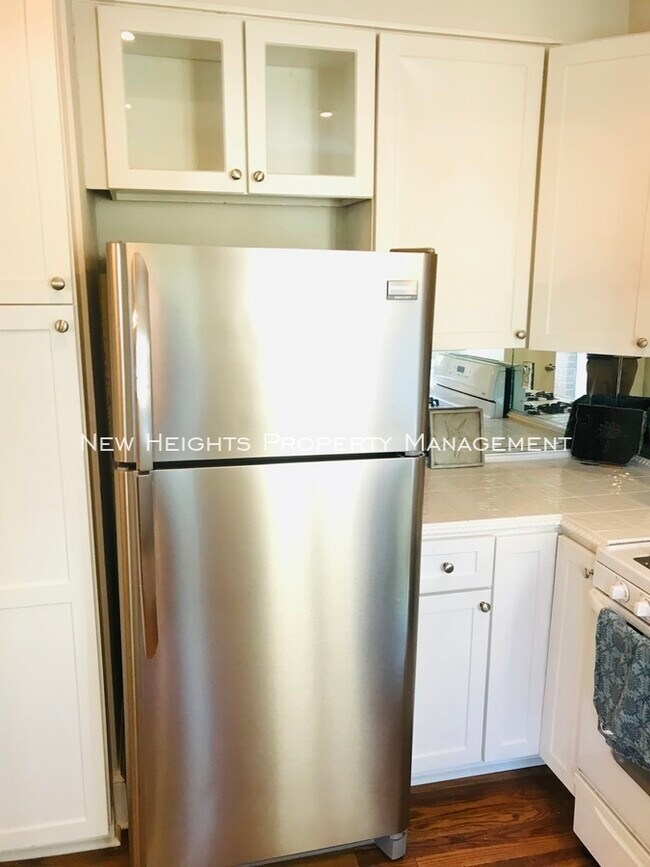 Building Photo - 301 Broad St